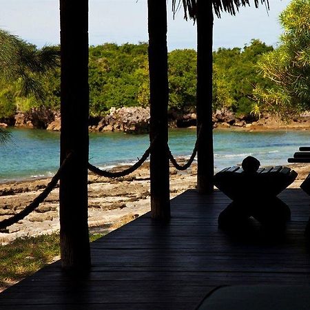 Azura Quilalea Island Exterior photo