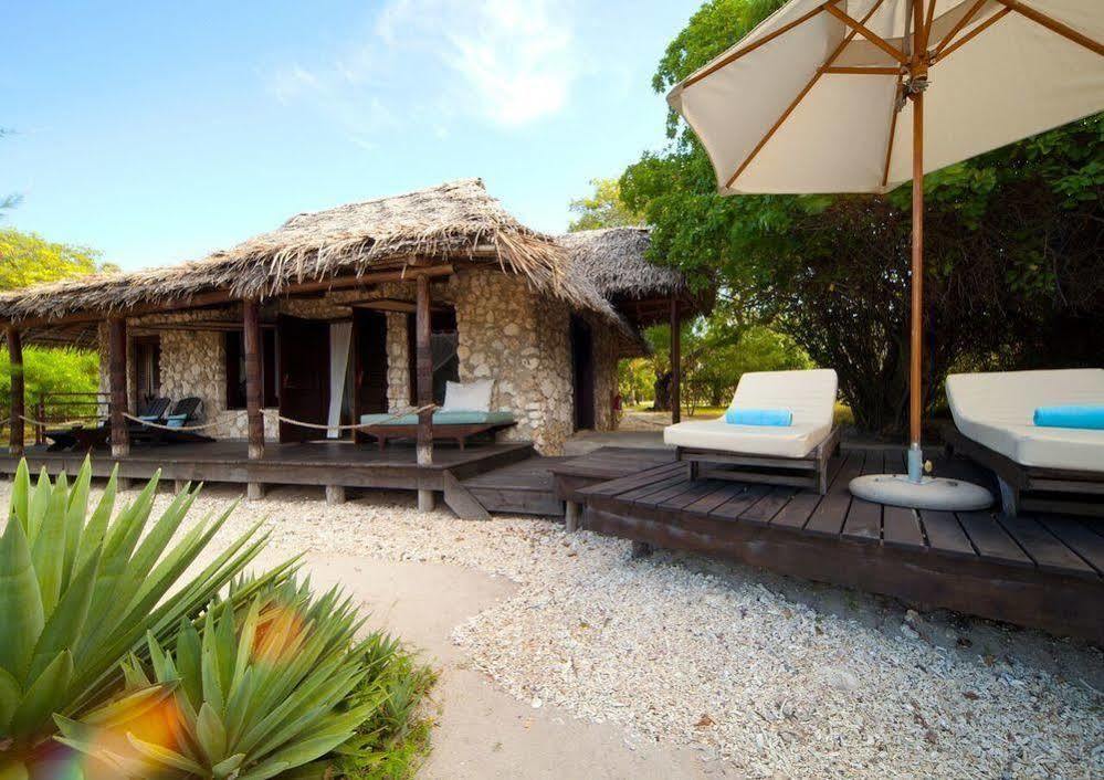 Azura Quilalea Island Exterior photo