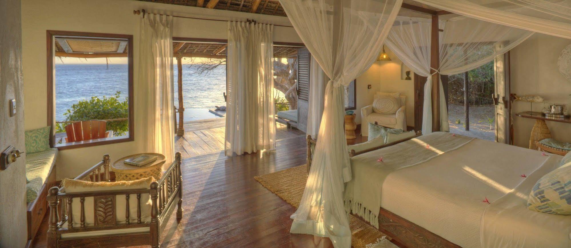 Azura Quilalea Island Exterior photo