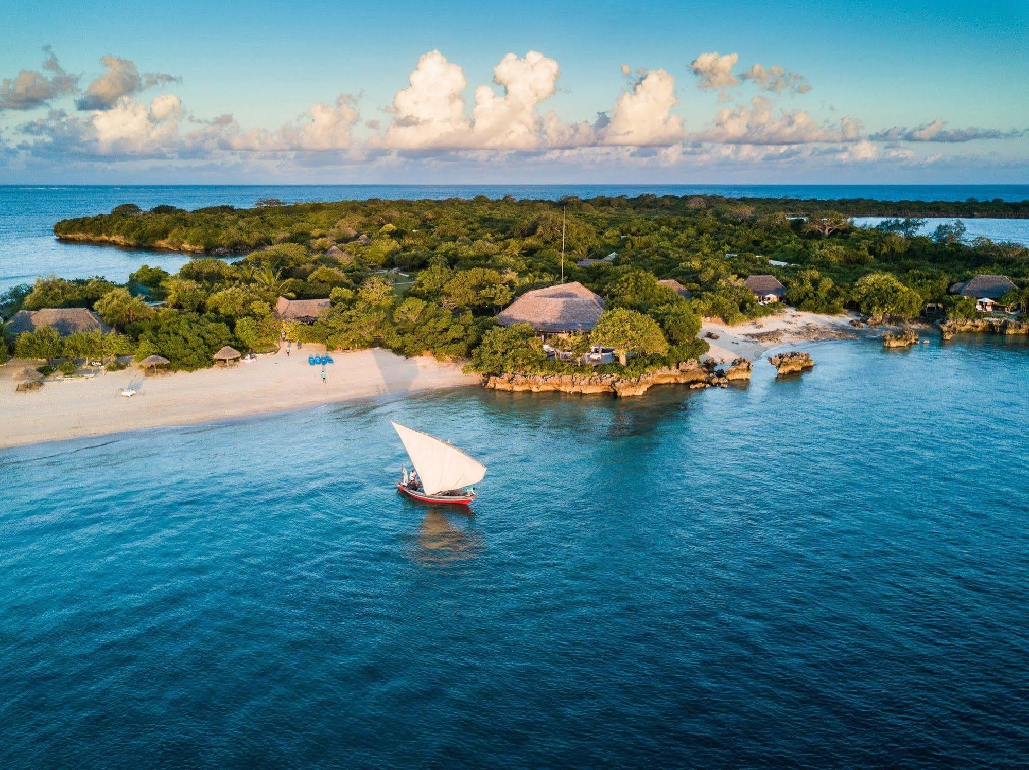 Azura Quilalea Island Exterior photo