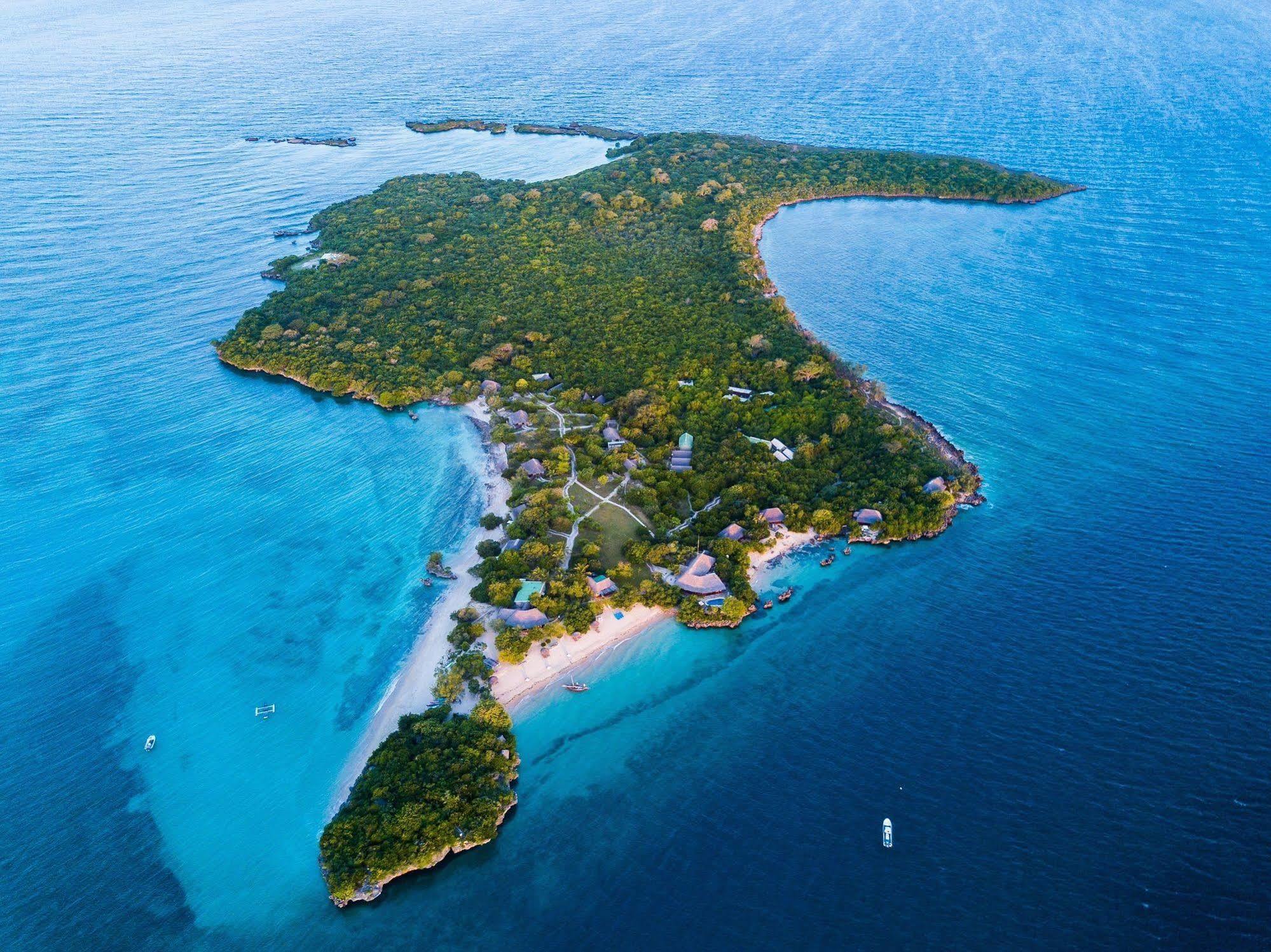 Azura Quilalea Island Exterior photo