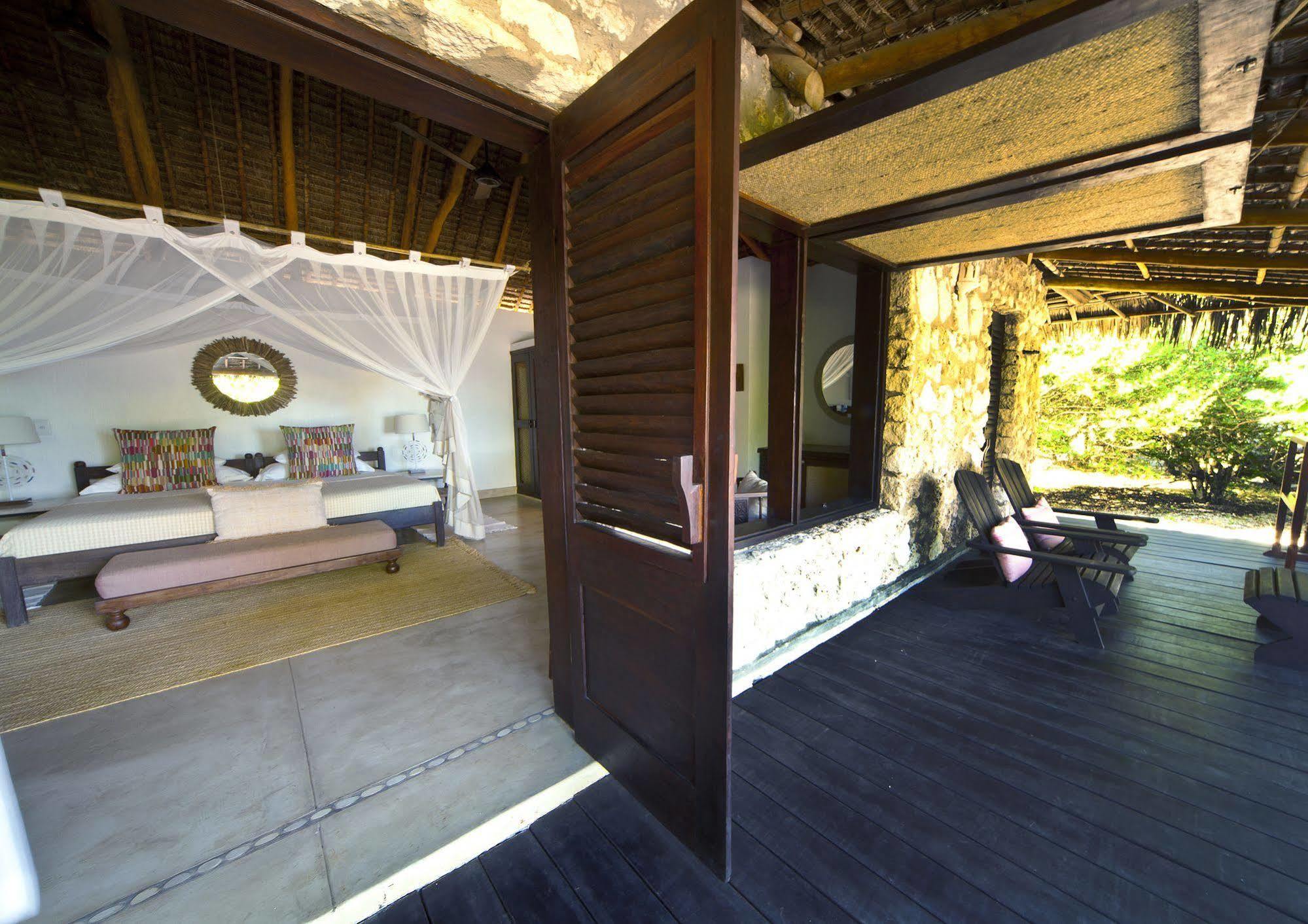 Azura Quilalea Island Exterior photo