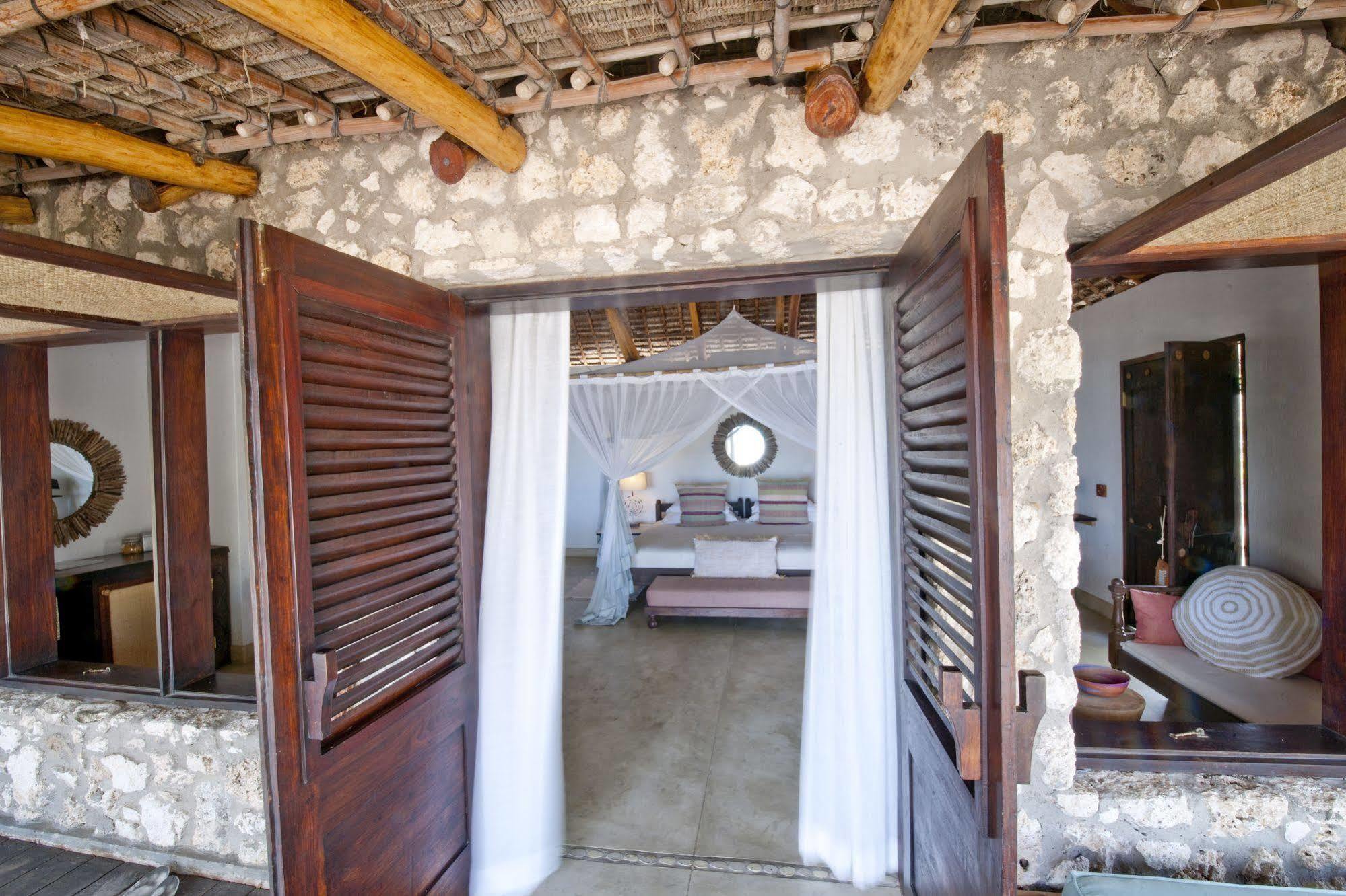 Azura Quilalea Island Exterior photo