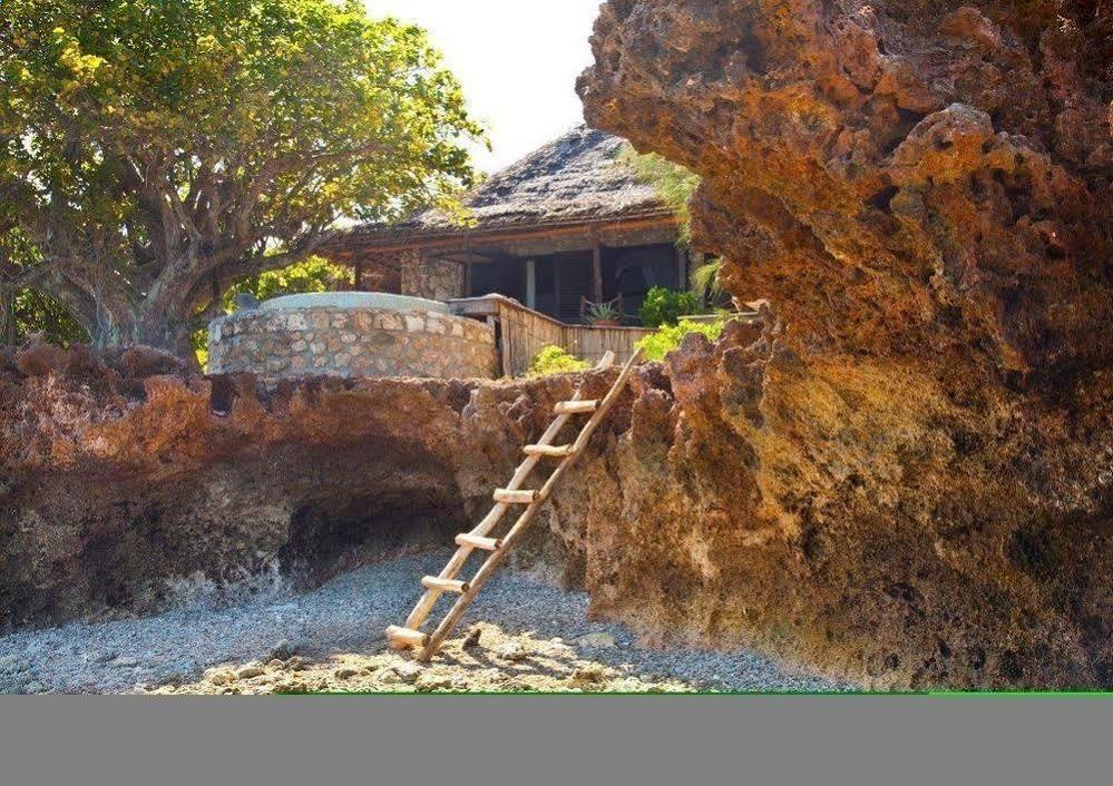 Azura Quilalea Island Exterior photo